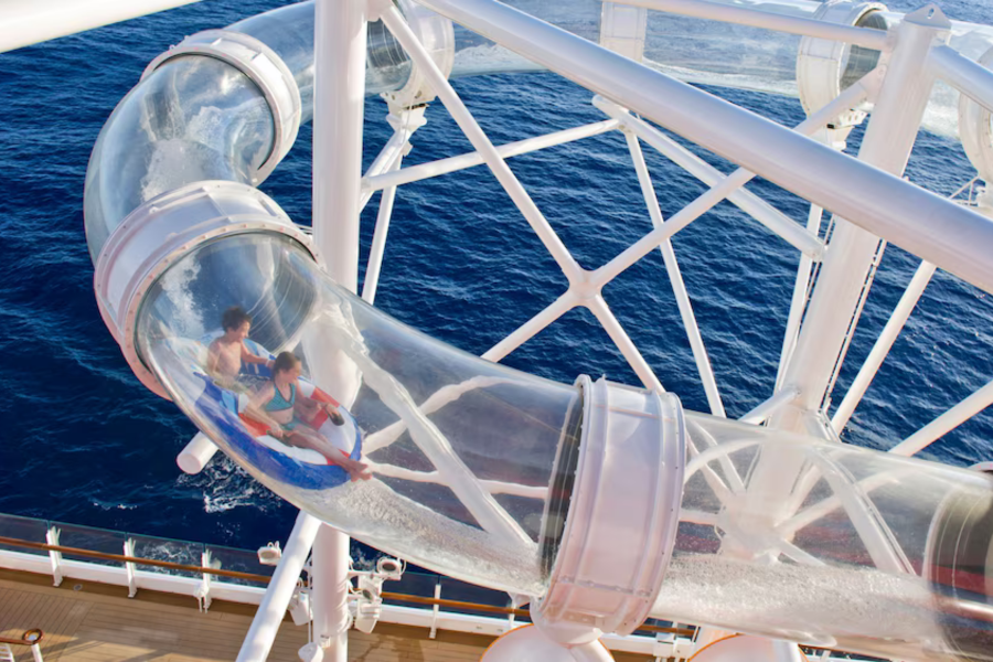 AquaDunk sur le Disney Dream de la Disney Cruise Line