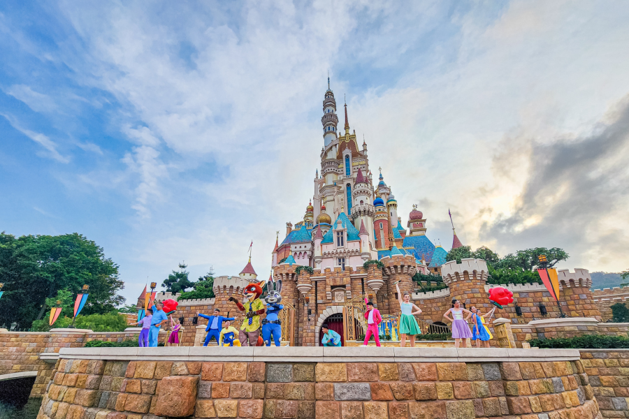 Le château du parc Hong Kong Disneyland à Hong Kong