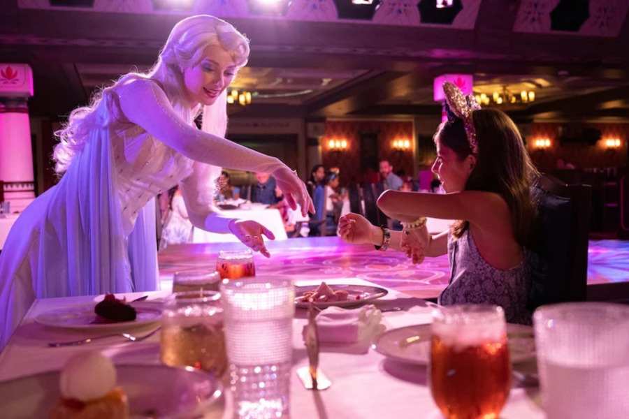 Arendelle: A Frozen Dining Adventure sur le Disney Fantasy de la Disney Cruise Line
