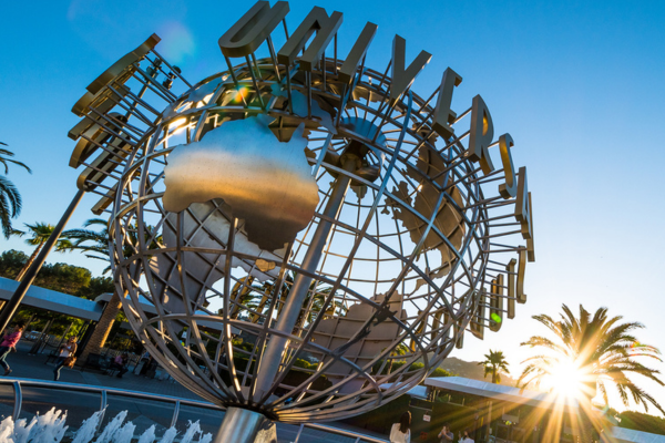 Le globe à l'entrée des Universal Studios Hollywood