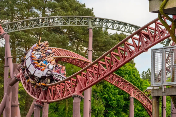 Rita à Alton Towers en Angleterre